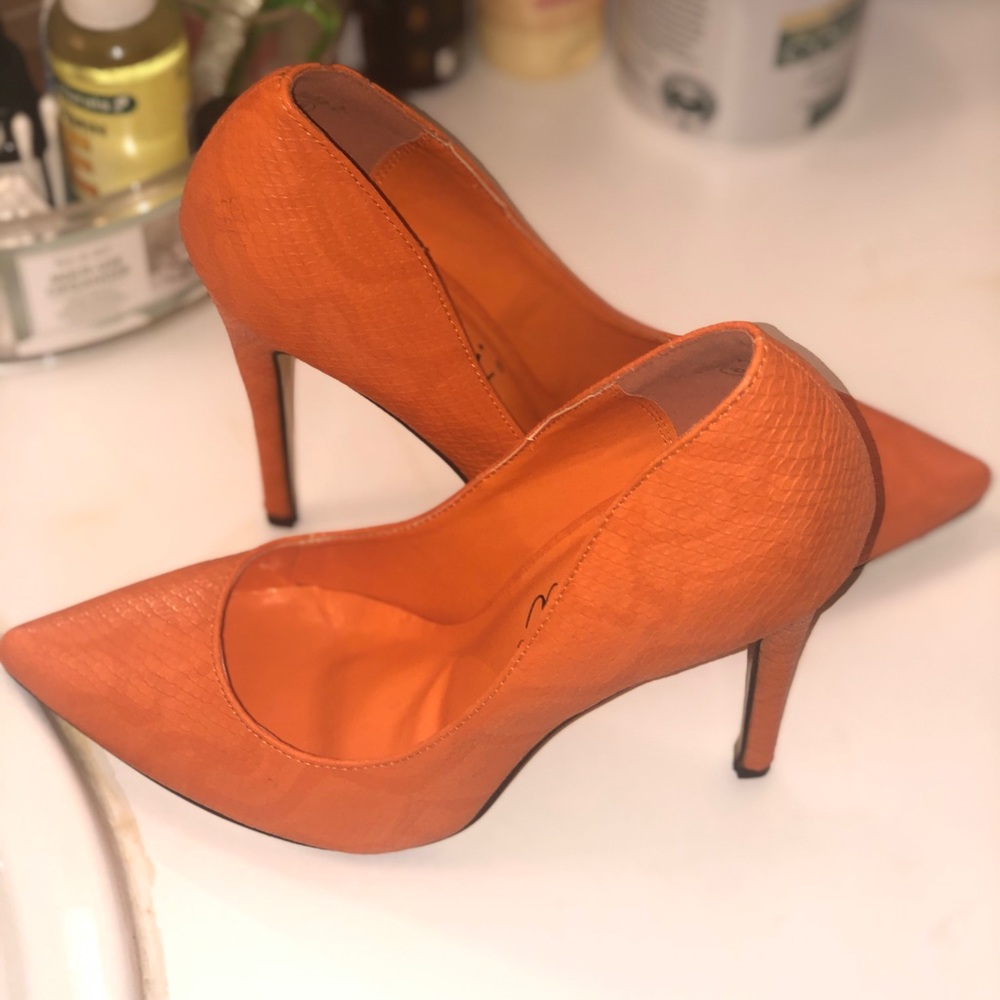COPY - BEAUTIFUL HEELS!!